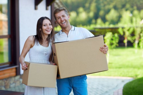 Local moving van planning around Queens Park streets